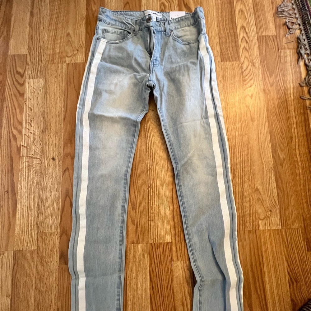 Size 30 fashionnova light blue jeans with a white stripe